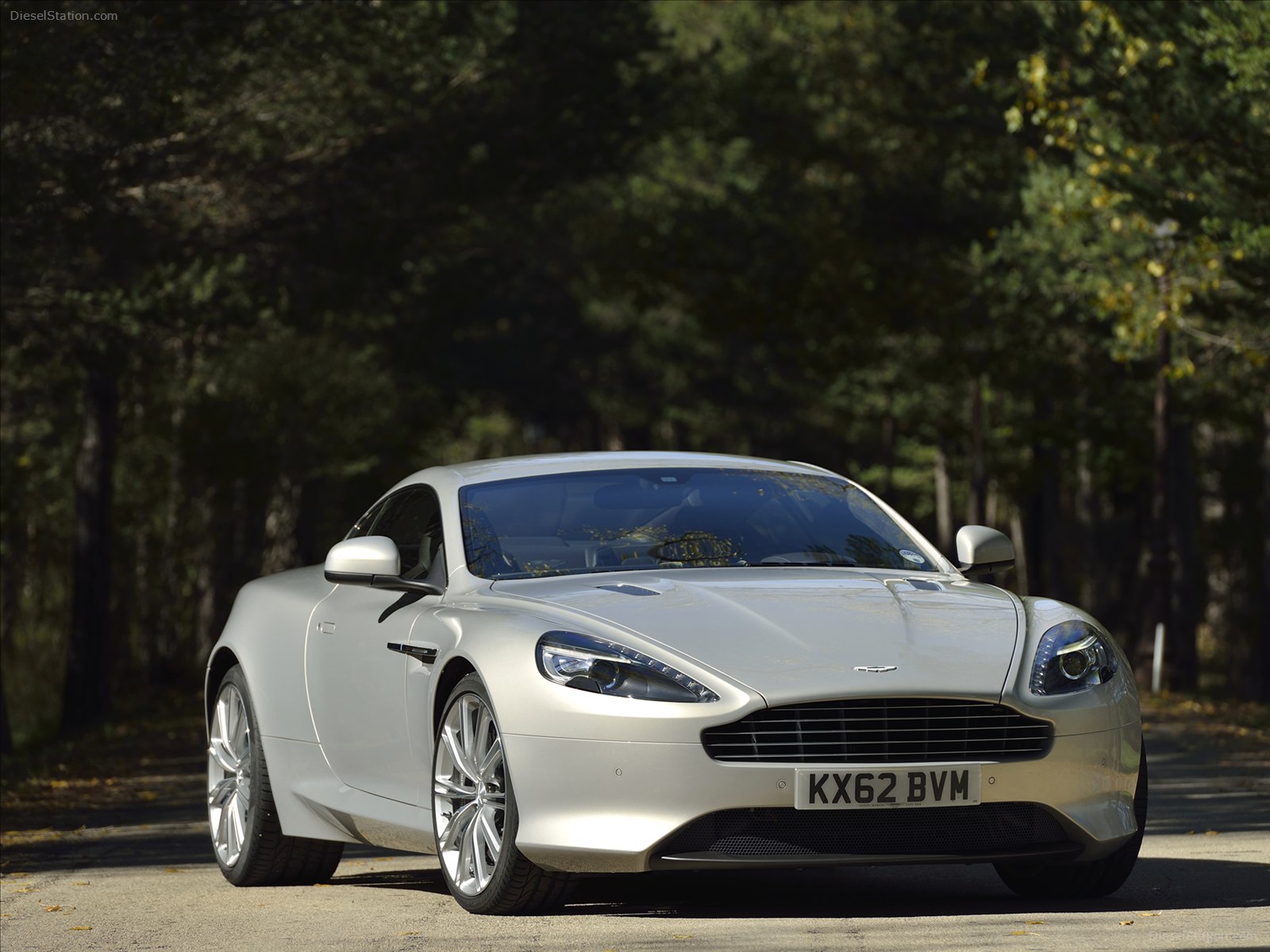 Aston Martin DB9 2013